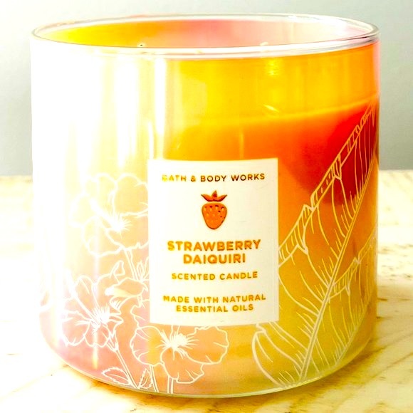 Bath & Body Works Accents Bbw Strawberry Daiquiri 3wick Candle